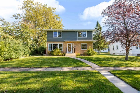 Photo of 1007 E 4th St, Superior, WI 54880 (MLS # 6128346)