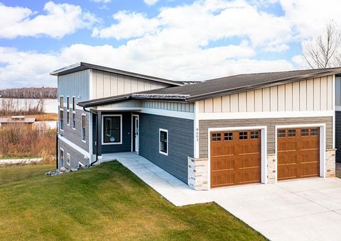 Photo of 8602 Maynard Pl, Duluth, MN 55807 (MLS # 6122854)