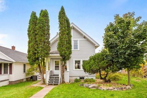 Photo of 719 N 18th Ave E Ave, Duluth, MN 55812 (MLS # 6122476)