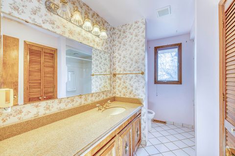 Tiny photo for 210 W Mulberry St, Duluth, MN 55811 (MLS # 6122957)