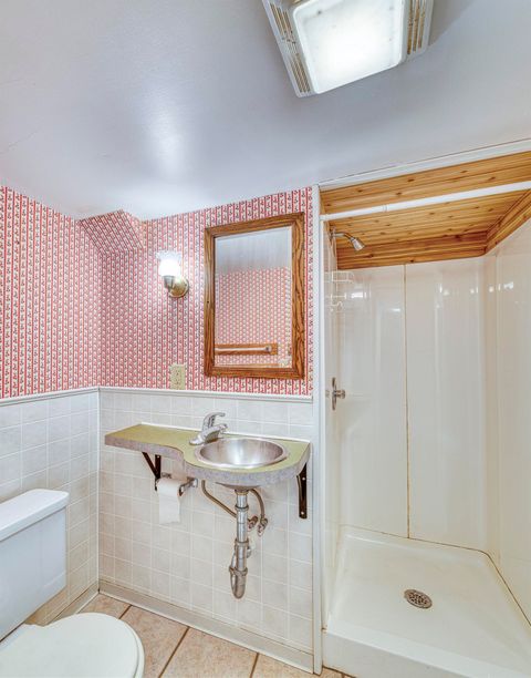 Tiny photo for 210 W Mulberry St, Duluth, MN 55811 (MLS # 6122957)