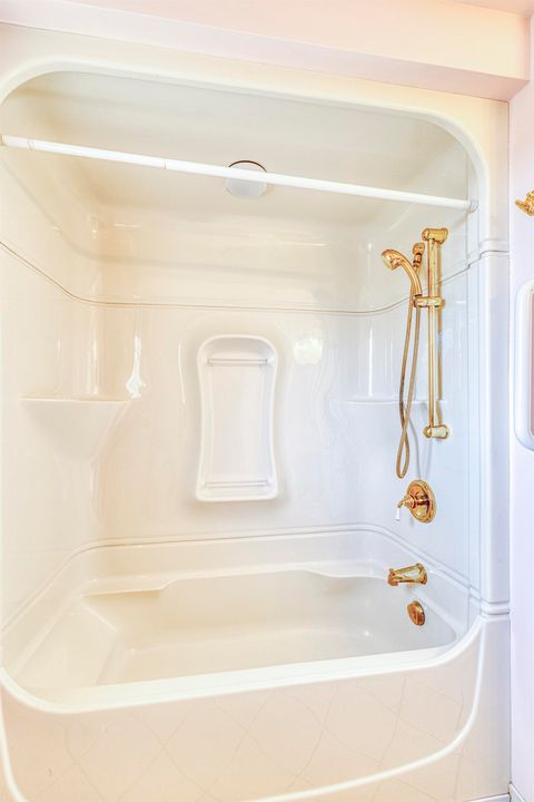 Tiny photo for 210 W Mulberry St, Duluth, MN 55811 (MLS # 6122957)