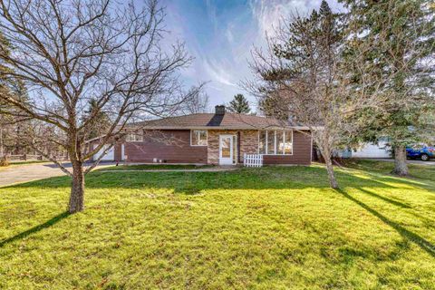 Photo of 210 W Mulberry St, Duluth, MN 55811 (MLS # 6122957)