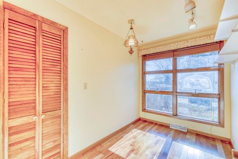 Tiny photo for 210 W Mulberry St, Duluth, MN 55811 (MLS # 6122957)