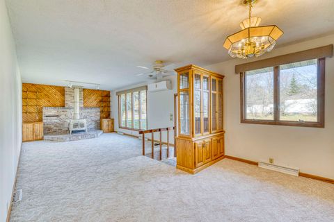 Tiny photo for 210 W Mulberry St, Duluth, MN 55811 (MLS # 6122957)