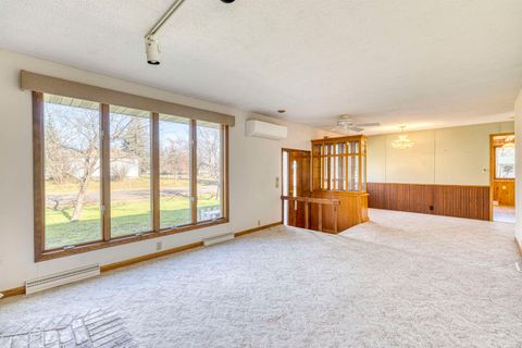 Tiny photo for 210 W Mulberry St, Duluth, MN 55811 (MLS # 6122957)