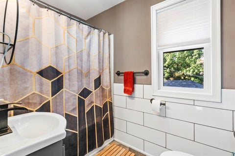 Tiny photo for 237 W Kent Rd, Duluth, MN 55812 (MLS # 6128226)