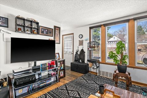 Tiny photo for 1612 E 6th St, Duluth, MN 55812 (MLS # 6124852)