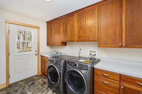 Tiny photo for 5541 Industrial Rd, Duluth, MN 55811 (MLS # 6125247)