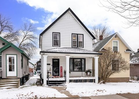 Photo of 3816 W 5th St, Duluth, MN 55807 (MLS # 6123067)