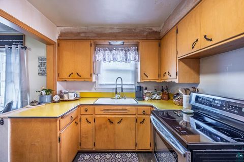 Tiny photo for 1107 Douglas Ave, Eveleth, MN 55734 (MLS # 6125493)