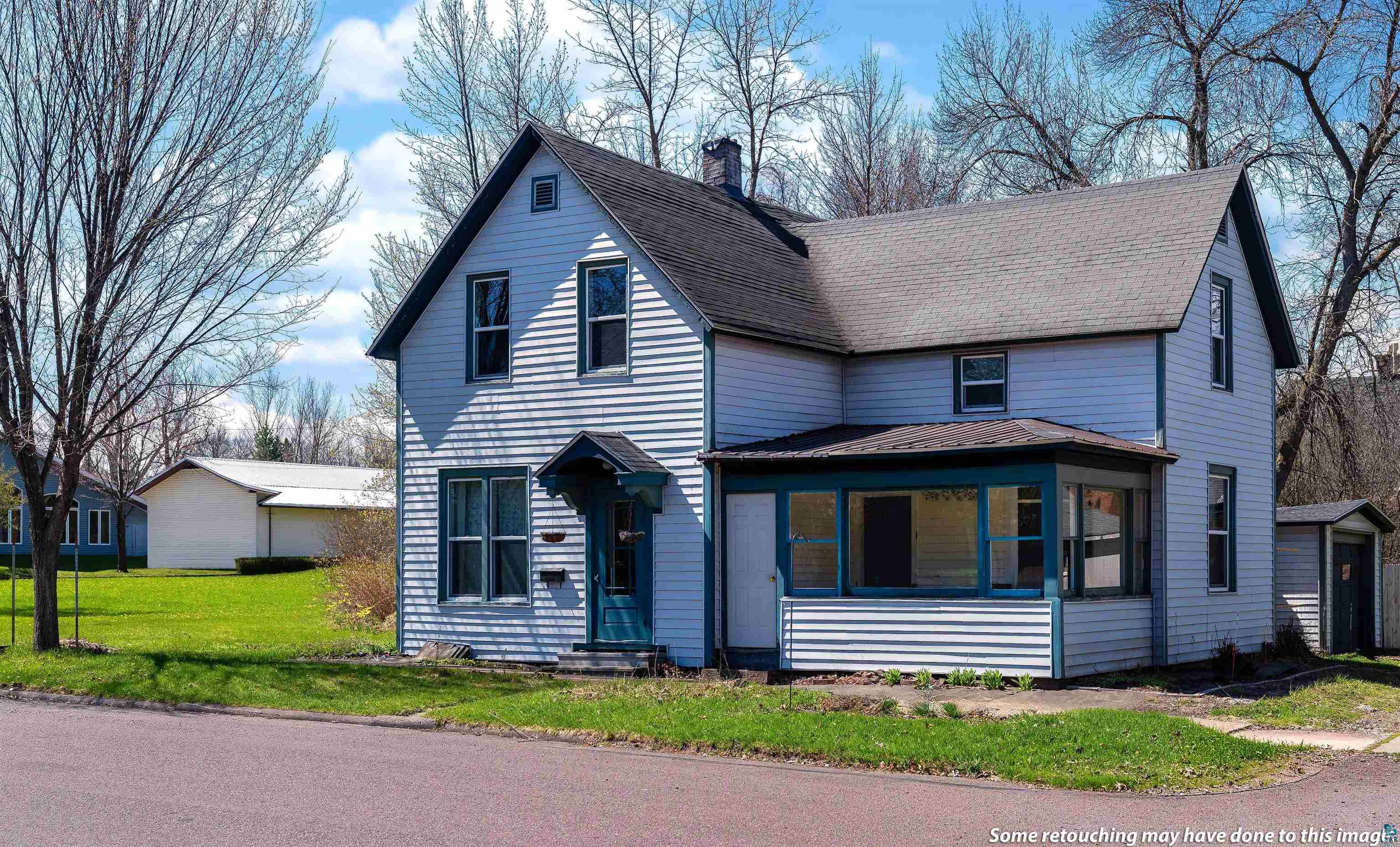 315 6th Ave W