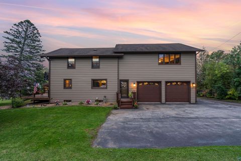 Tiny photo for 4 Lakeside Ct, Duluth, MN 55804 (MLS # 6124064)