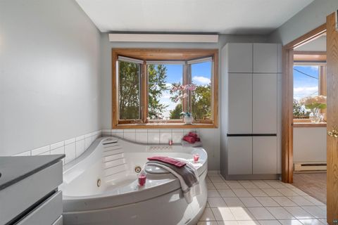 Tiny photo for 4 Lakeside Ct, Duluth, MN 55804 (MLS # 6124064)