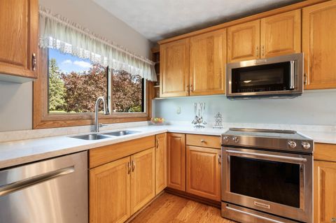 Tiny photo for 4 Lakeside Ct, Duluth, MN 55804 (MLS # 6124064)