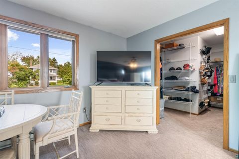 Tiny photo for 4 Lakeside Ct, Duluth, MN 55804 (MLS # 6124064)