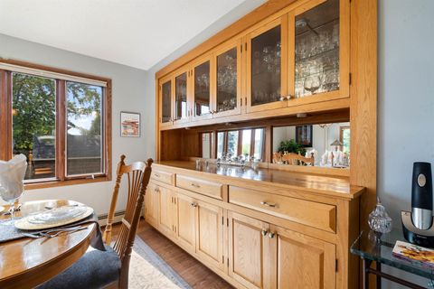 Tiny photo for 4 Lakeside Ct, Duluth, MN 55804 (MLS # 6124064)