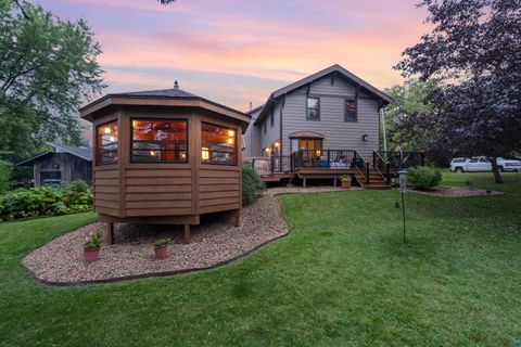 Tiny photo for 4 Lakeside Ct, Duluth, MN 55804 (MLS # 6124064)