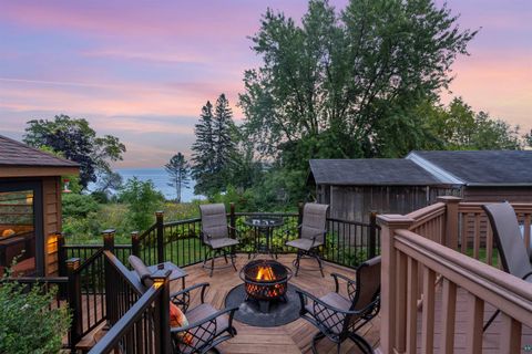 Tiny photo for 4 Lakeside Ct, Duluth, MN 55804 (MLS # 6124064)