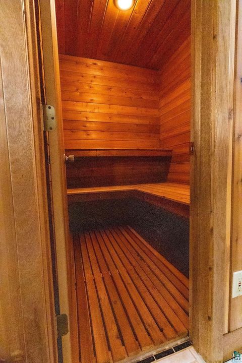 Tiny photo for 231 N Central Ave, Duluth, MN 55807 (MLS # 6123952)