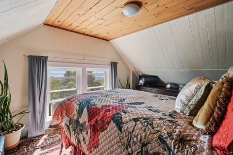Tiny photo for 1015 W 4th Street, Duluth, MN 55806 (MLS # 6128219)