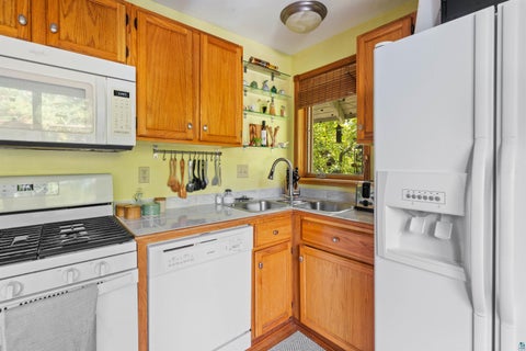 Tiny photo for 1015 W 4th Street, Duluth, MN 55806 (MLS # 6128219)