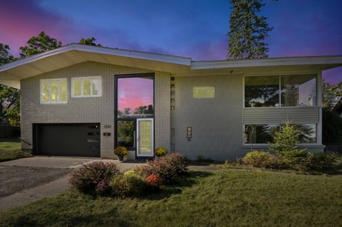 Photo of 2525 E 1st St, Duluth, MN 55812 (MLS # 6122490)