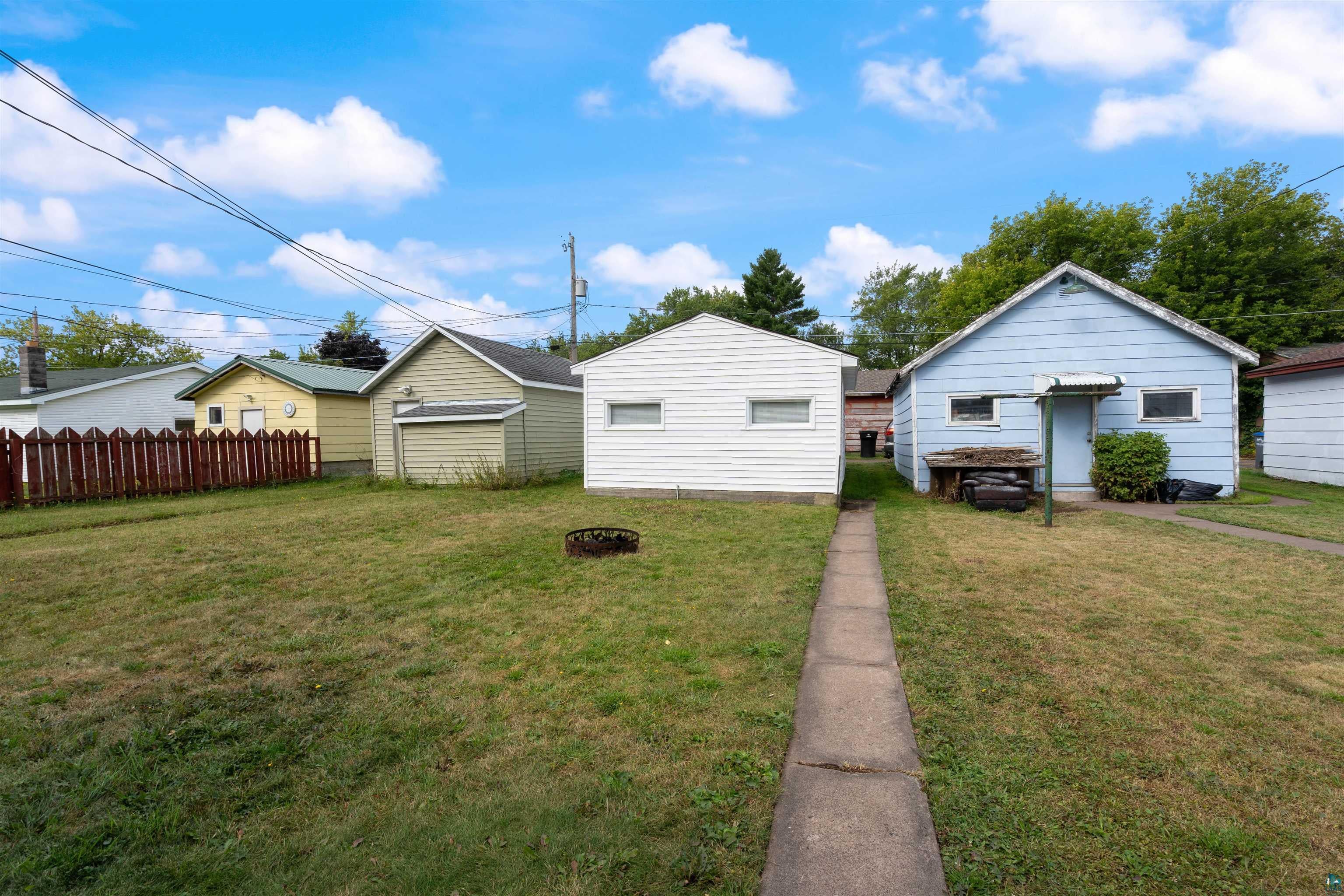 1713 Iowa Ave