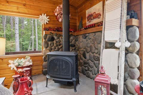 Tiny photo for 2016 Rice Lake Rd, Duluth, MN 55811 (MLS # 6126357)