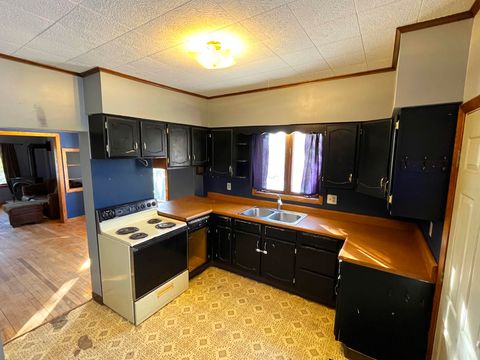 Tiny photo for 2229 W 7th St, Duluth, MN 55806 (MLS # 6123406)