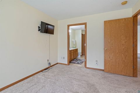 Tiny photo for 2150 Miller Creek Dr #8, Duluth, MN 55811 (MLS # 6125413)