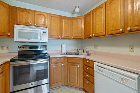 Tiny photo for 2150 Miller Creek Dr #8, Duluth, MN 55811 (MLS # 6125413)
