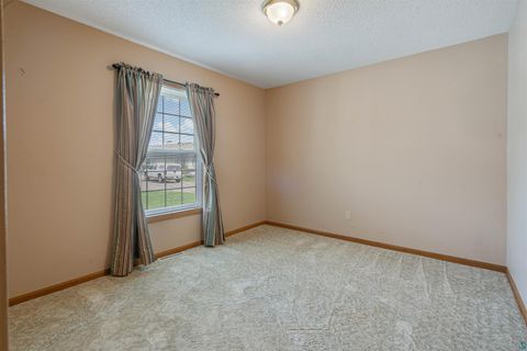 Tiny photo for 2150 Miller Creek Dr #8, Duluth, MN 55811 (MLS # 6125413)