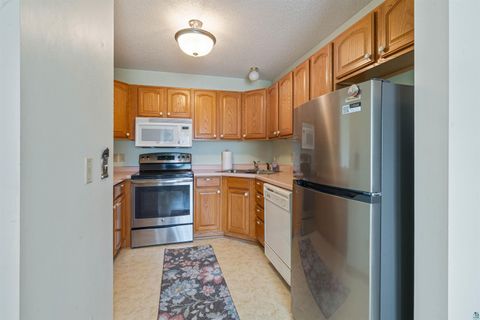 Tiny photo for 2150 Miller Creek Dr #8, Duluth, MN 55811 (MLS # 6125413)