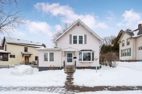 Photo of 811 N 56th Ave W Ave, Duluth, MN 55807 (MLS # 6123311)