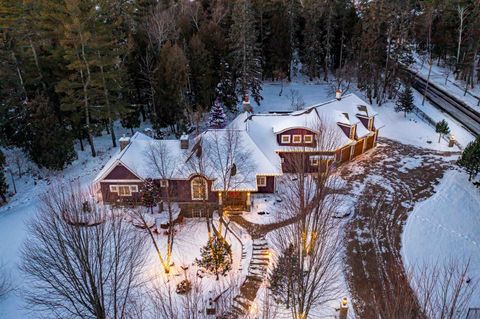 Photo of 3543 Greysolon Rd, Duluth, MN 55804 (MLS # 6123678)