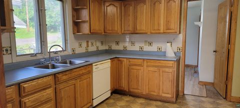 Tiny photo for 3337 Vernon St, Duluth, MN 55807 (MLS # 6124299)