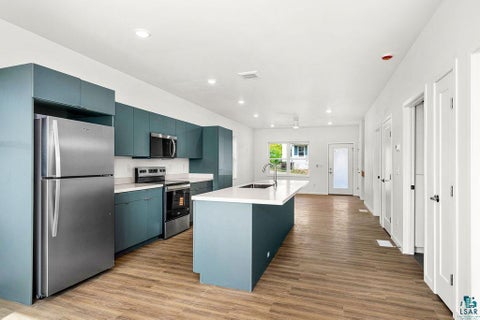 Tiny photo for 4 W 11th St, Duluth, MN 55806 (MLS # 6128029)