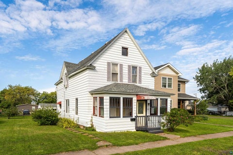 Photo of 1805 Garfield Ave, Superior, WI 54880 (MLS # 6128003)