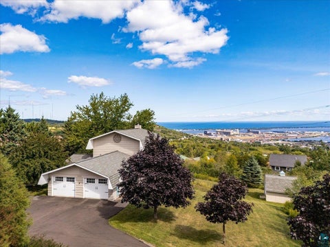 Photo of 2810 Exhibition Dr, Duluth, MN 55811 (MLS # 6127630)
