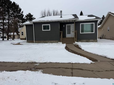 Tiny photo for 1321 S 13th St, Virginia, MN 55792 (MLS # 6124085)