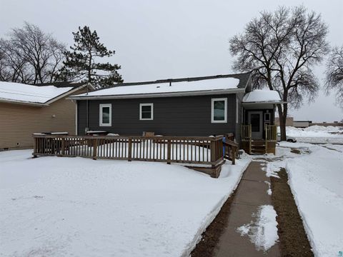 Tiny photo for 1321 S 13th St, Virginia, MN 55792 (MLS # 6124085)