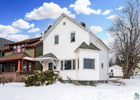 Photo of 1027 E 9th St, Duluth, MN 55805 (MLS # 6124161)