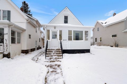 Photo of 317 N 61st Ave W Ave, Duluth, MN 55807 (MLS # 6123074)
