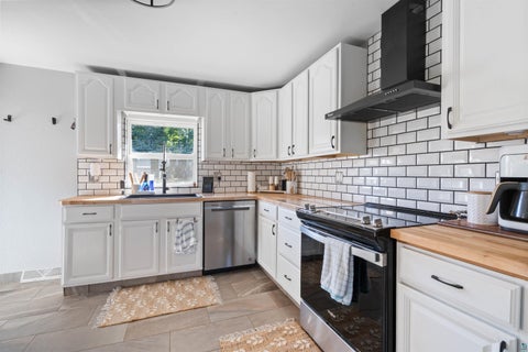 Tiny photo for 4948 Nelsondale Rd, Duluth, MN 55811 (MLS # 6127926)