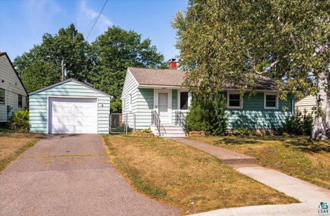 Photo of 514 W Webbeking Dr, Carlton, MN 55718 (MLS # 6127770)