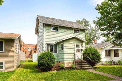Photo of 122 S 60th Ave W Ave, Duluth, MN 55807 (MLS # 6127595)
