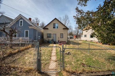 Tiny photo for 304 NW 2nd Ave, Chisholm, MN 55719 (MLS # 6124798)