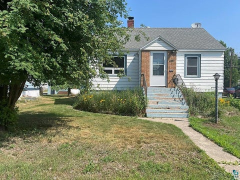 Photo of 121 E Pattison St, Ely, MN 55731 (MLS # 6126705)