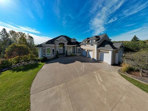 Tiny photo for 560 Marshall St, Duluth, MN 55803 (MLS # 6123484)